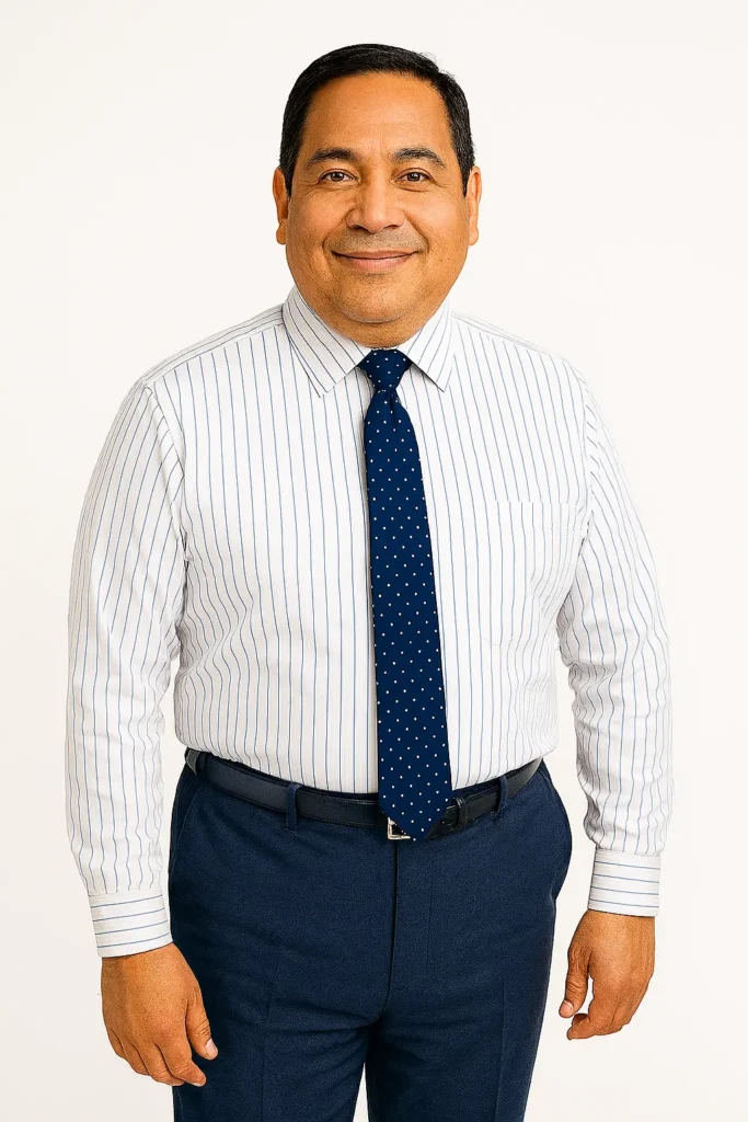 Camisa con patrón sutil